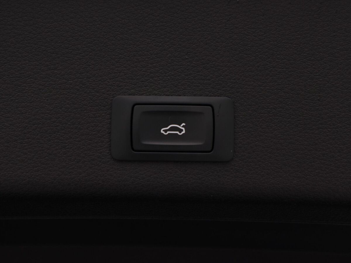Audi e-tron 50 quattro 313 Pk Launch edition 71 kWh | Cruise Control | Luchtvering | Bluetooth | Navigatie | 21 Inch | 68.437 Km!!