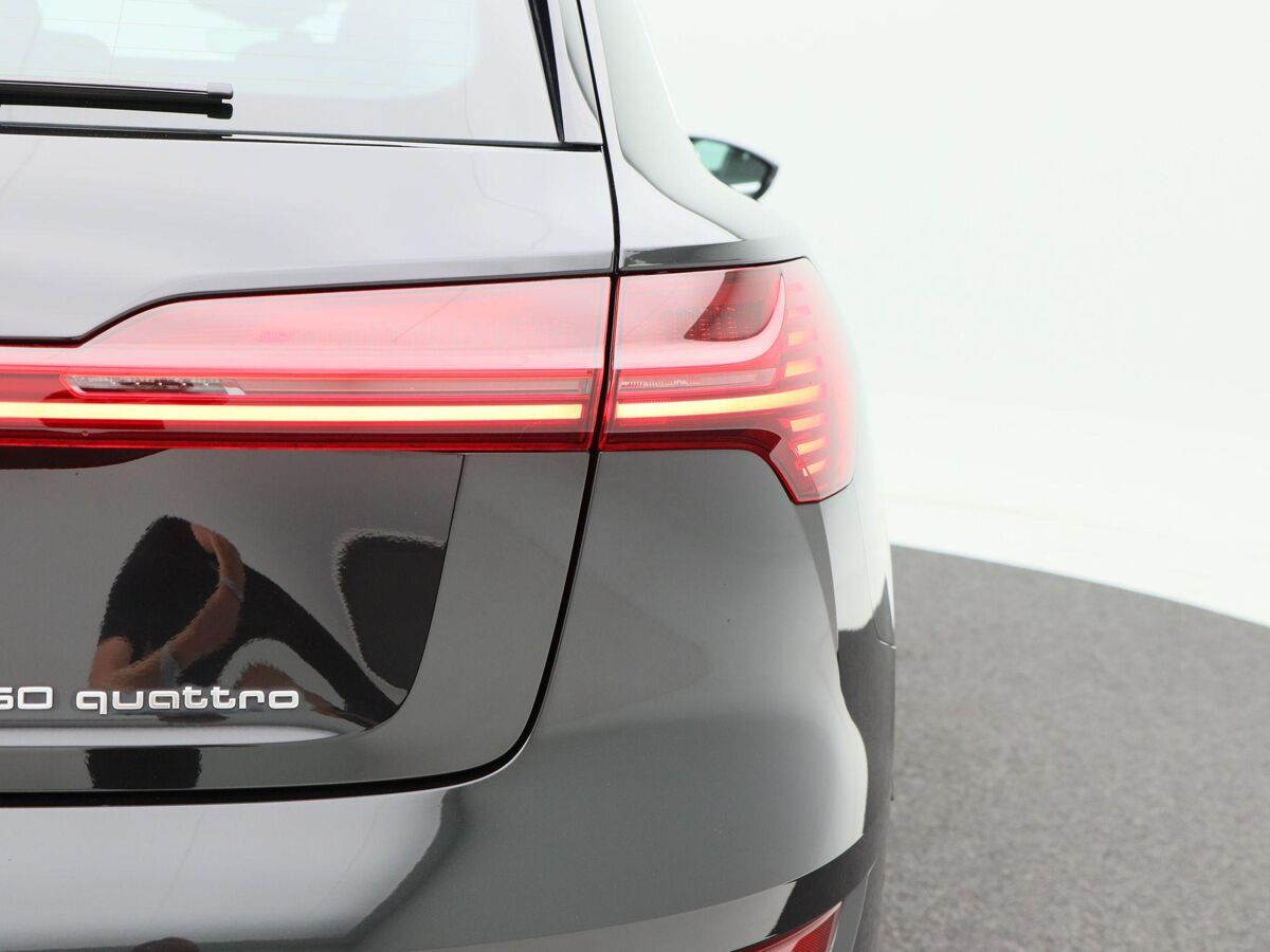Audi e-tron 50 quattro 313 Pk Launch edition 71 kWh | Cruise Control | Luchtvering | Bluetooth | Navigatie | 21 Inch | 68.437 Km!!