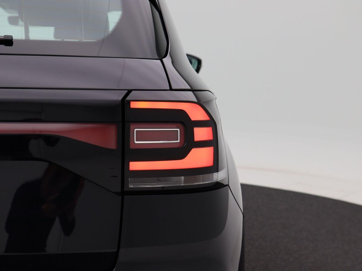 Volkswagen T-Cross 1.5 TSi 150 Pk Automaat Style | Adaptive Cruise | CarPlay | Bluetooth | Achterruitrijcamera | Stoelverwarming | 17 Inch | 45.129 Km!!