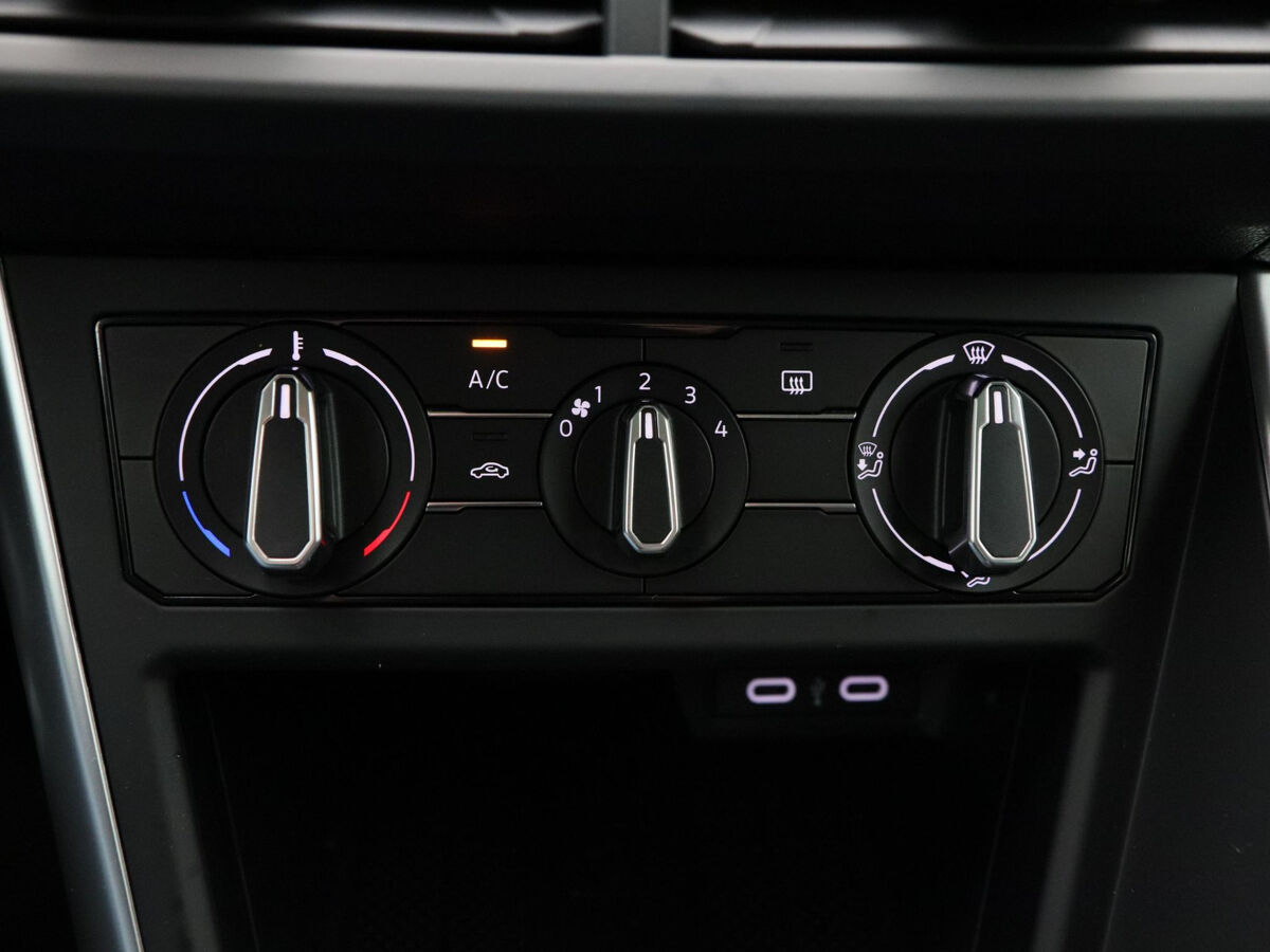 Volkswagen Taigo Life Edition 1.0 70 kW / 95 pk TSI CUV 5 versn. Ha | Adaptive Cruise Control | Camera | Carplay | Digitale Cockpit |