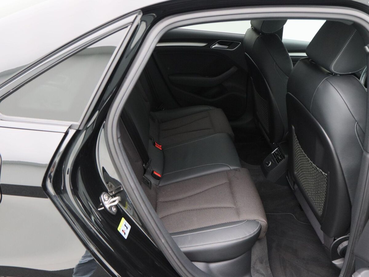 Audi A3 Limousine 35 TFSi 150 Pk Automaat S-Line | Full LED | 18 Inch | Trekhaak | Virtual Dashboard | Stoelverwarming | Parkeersensoren | 55.794 Km!!