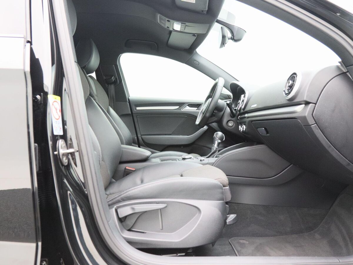 Audi A3 Limousine 35 TFSi 150 Pk Automaat S-Line | Full LED | 18 Inch | Trekhaak | Virtual Dashboard | Stoelverwarming | Parkeersensoren | 55.794 Km!!