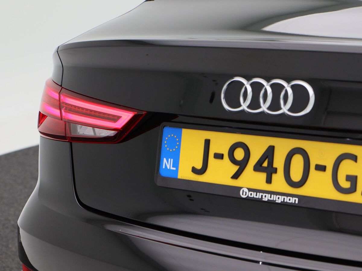 Audi A3 Limousine 35 TFSi 150 Pk Automaat S-Line | Full LED | 18 Inch | Trekhaak | Virtual Dashboard | Stoelverwarming | Parkeersensoren | 55.794 Km!!