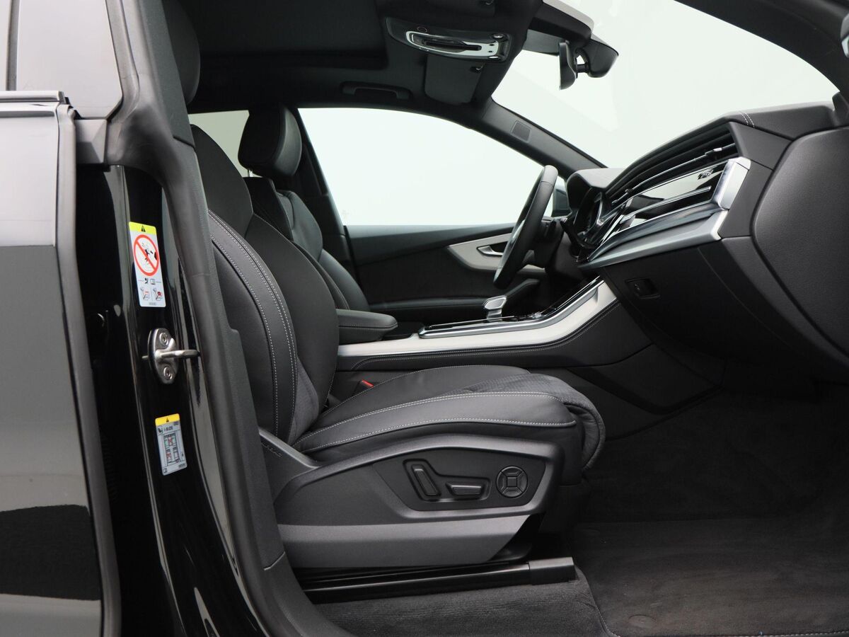 Audi Q8 55 TFSi e 394 Pk Automaat quattro S-Line | HD Matrix LED | Vierwielbesturing | B&O Audio | Trekaak | Panoramadak | Zwart Optiek | Luchtvering | 18.804 Km!!