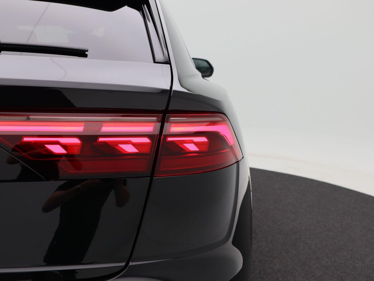 Audi Q8 55 TFSi e 394 Pk Automaat quattro S-Line | HD Matrix LED | Vierwielbesturing | B&O Audio | Trekaak | Panoramadak | Zwart Optiek | Luchtvering | 18.804 Km!!
