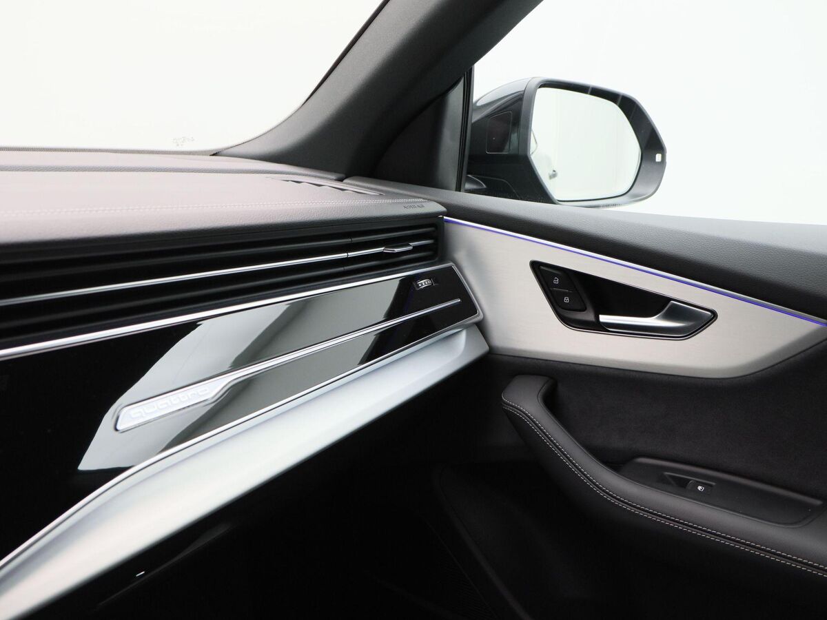 Audi Q8 55 TFSi e 394 Pk Automaat quattro S-Line | HD Matrix LED | Vierwielbesturing | B&O Audio | Trekaak | Panoramadak | Zwart Optiek | Luchtvering | 18.804 Km!!