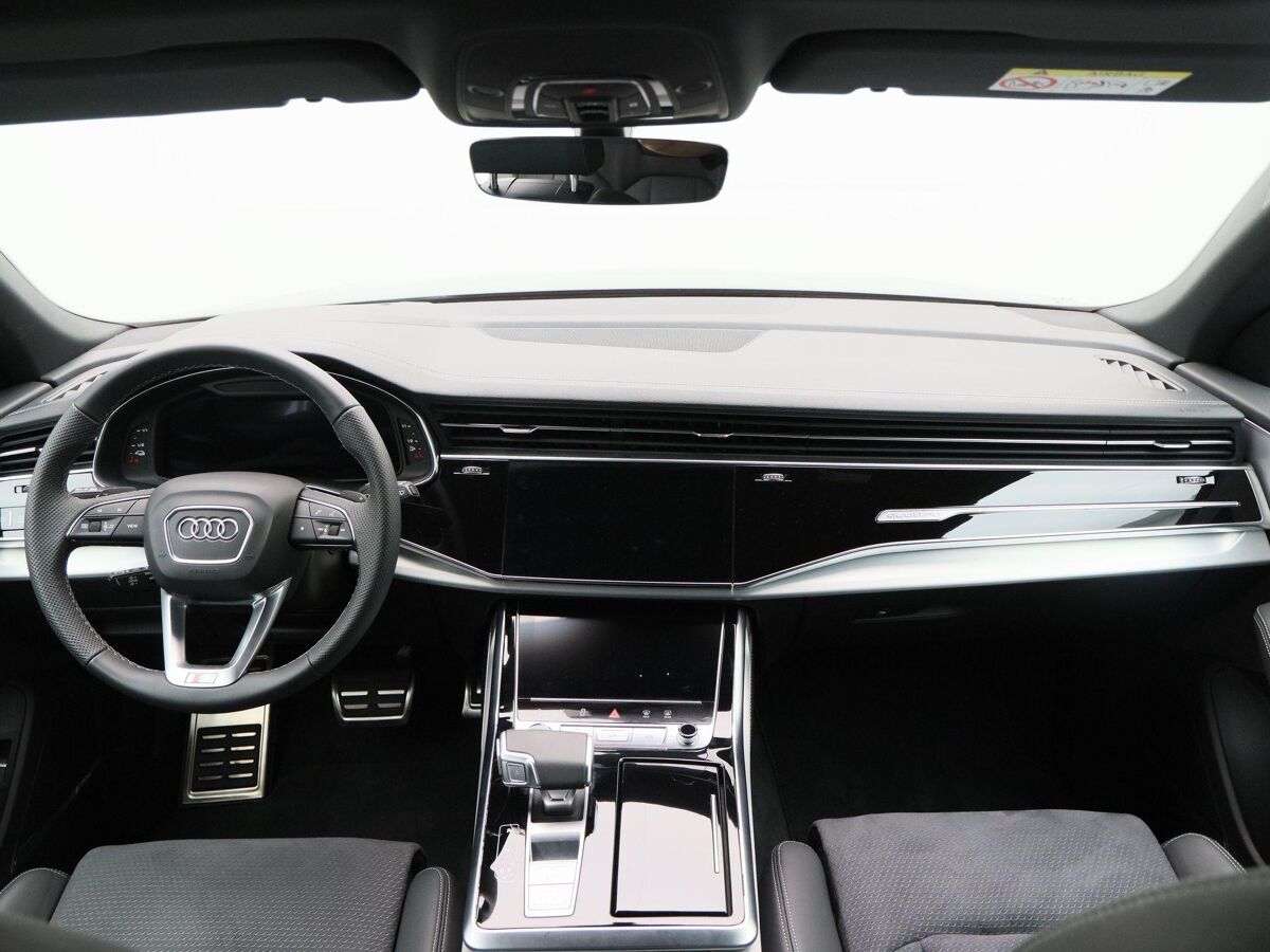 Audi Q8 55 TFSi e 394 Pk Automaat quattro S-Line | HD Matrix LED | Vierwielbesturing | B&O Audio | Trekaak | Panoramadak | Zwart Optiek | Luchtvering | 18.804 Km!!