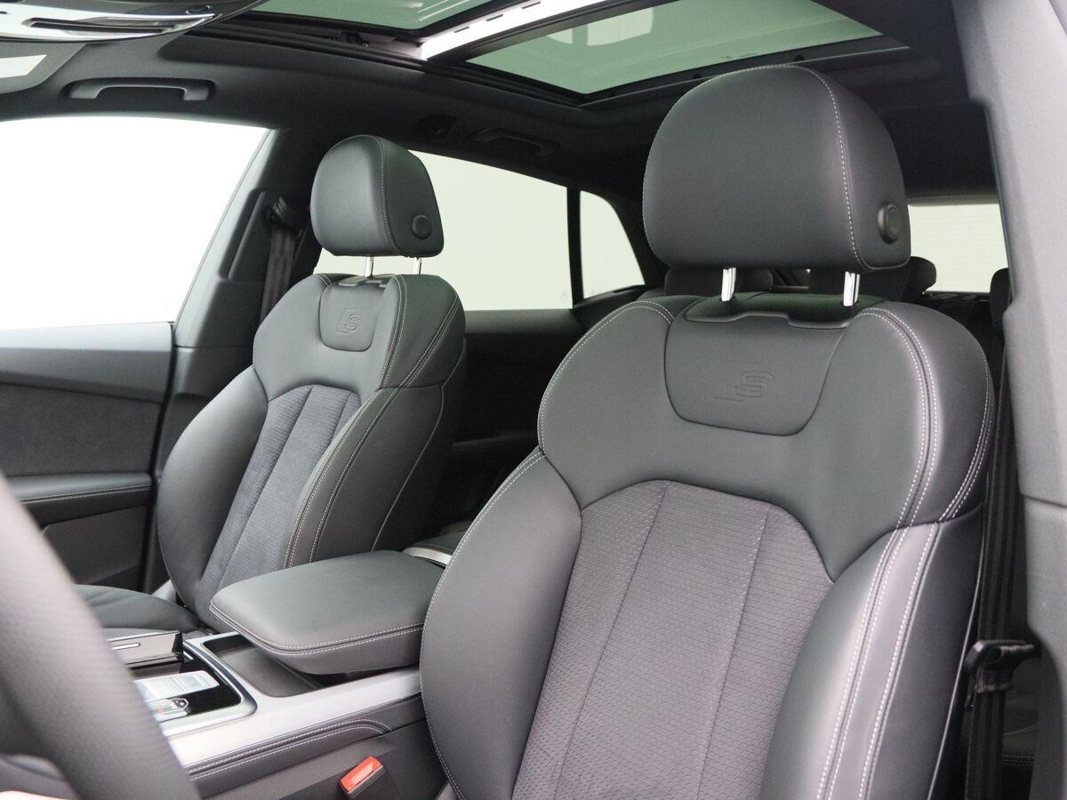 Audi Q8 55 TFSi e 394 Pk Automaat quattro S-Line | HD Matrix LED | Vierwielbesturing | B&O Audio | Trekaak | Panoramadak | Zwart Optiek | Luchtvering | 18.804 Km!!