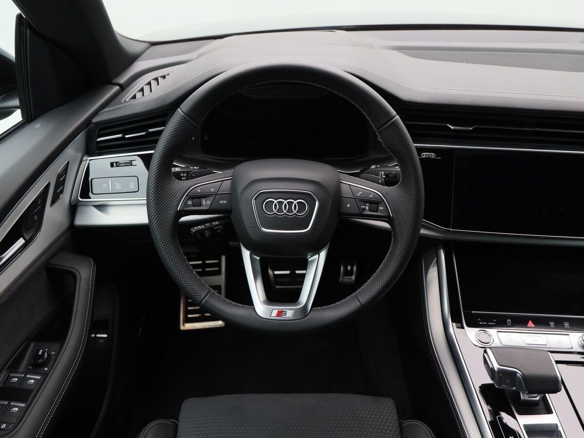 Audi Q8 55 TFSi e 394 Pk Automaat quattro S-Line | HD Matrix LED | Vierwielbesturing | B&O Audio | Trekaak | Panoramadak | Zwart Optiek | Luchtvering | 18.804 Km!!