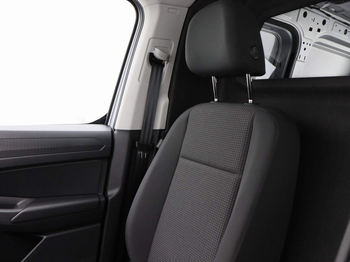 VW-Bedrijfswagens Caddy Cargo Comfort 2.0 TDI 102 pk 6 versn | 385724 | Trekhaak | Bumpers in kleur | Achterruiten |