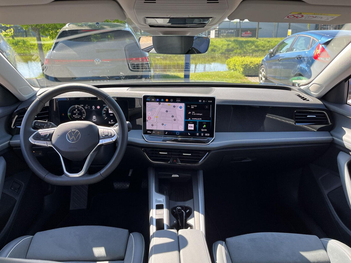 Volkswagen Passat Variant 1.5 eHybrid Business | PHEV | 204Pk | Trekhaak | Navi | ERGO | ACC | A.cam |