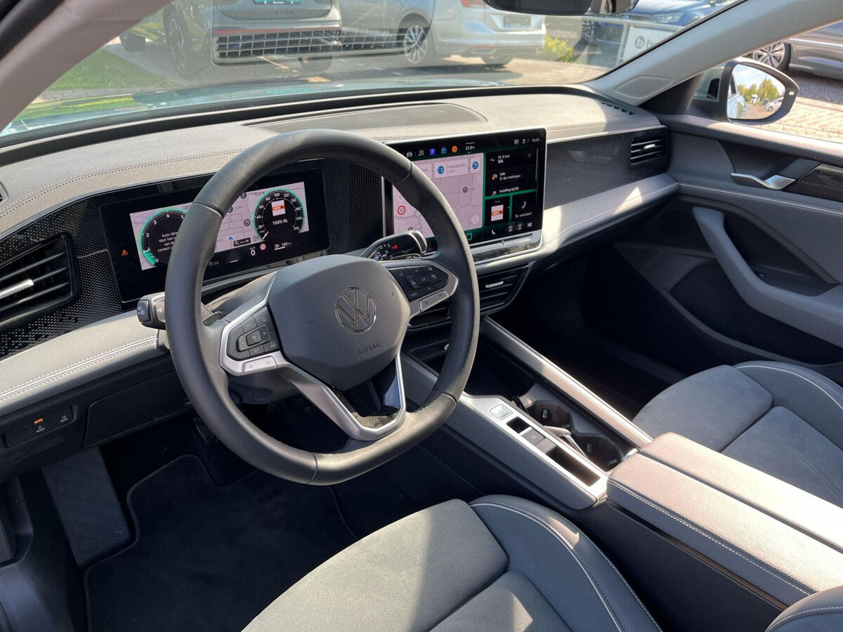 Volkswagen Passat Variant 1.5 eTSI Business | Trekhaak | ERGO | 360 CAM | ACC |