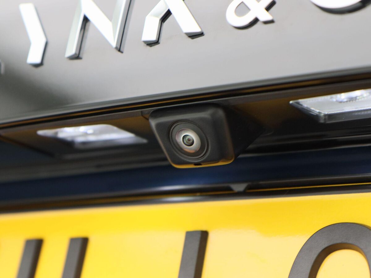 Lynk & Co 01 1.5 Phev 262 Pk Automaat | Full LED | Panoramadak | 360 Camera | 20 Inch | Stoelverwarming | 16.655 Km!!