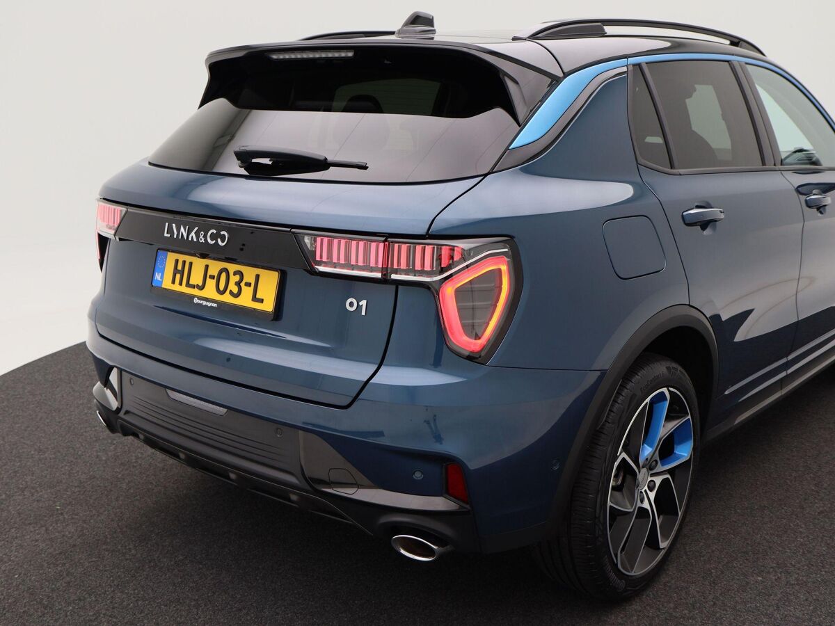 Lynk & Co 01 1.5 Phev 262 Pk Automaat | Full LED | Panoramadak | 360 Camera | 20 Inch | Stoelverwarming | 16.655 Km!!