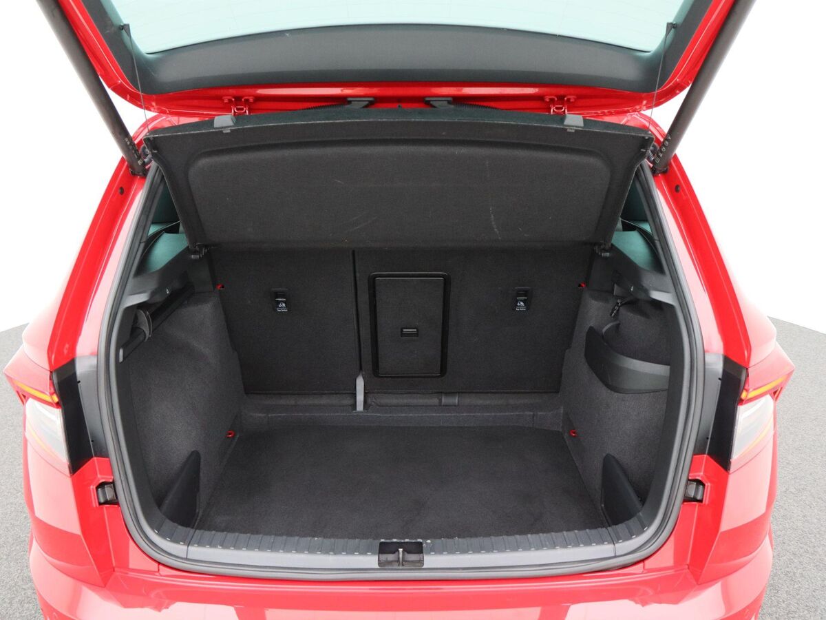 Škoda Karoq 1.5 TSi 150 Pk Automaat Sportline Business | Cruise Control | Climate Control | Stoelverwarming | Navigatie | Trekhaak | Camera | Carplay | 94863 Km!!