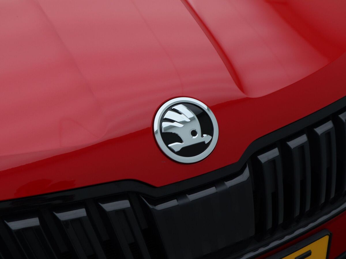 Škoda Karoq 1.5 TSi 150 Pk Automaat Sportline Business | Cruise Control | Climate Control | Stoelverwarming | Navigatie | Trekhaak | Camera | Carplay | 94863 Km!!