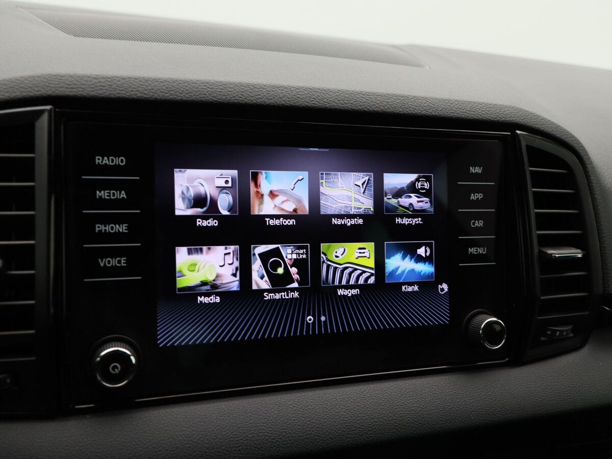 Škoda Karoq 1.5 TSi 150 Pk Automaat Sportline Business | Cruise Control | Climate Control | Stoelverwarming | Navigatie | Trekhaak | Camera | Carplay | 94863 Km!!