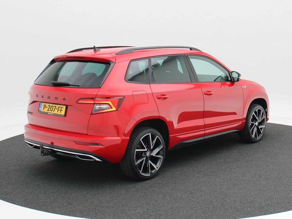 Škoda Karoq 1.5 TSi 150 Pk Automaat Sportline Business | Cruise Control | Climate Control | Stoelverwarming | Navigatie | Trekhaak | Camera | Carplay | 94863 Km!!