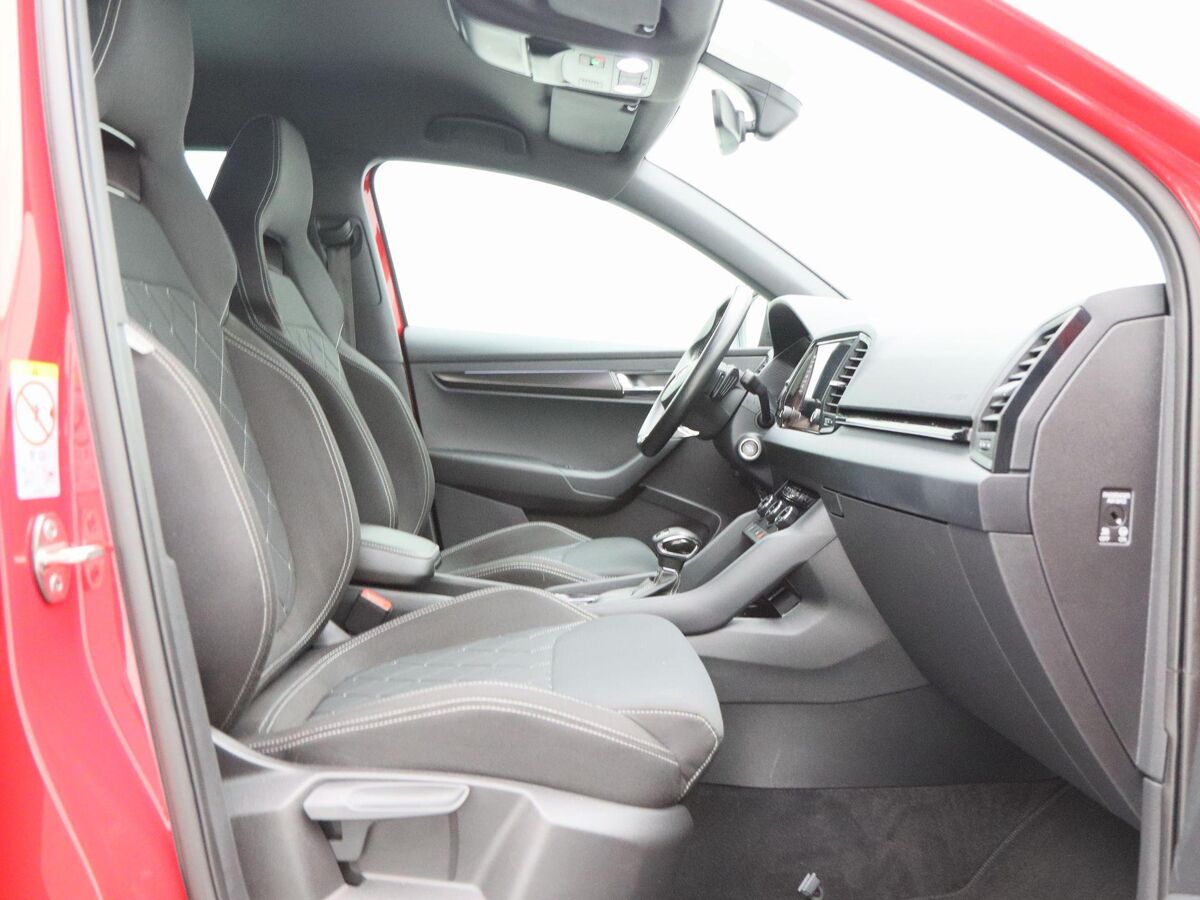 Škoda Karoq 1.5 TSi 150 Pk Automaat Sportline Business | Cruise Control | Climate Control | Stoelverwarming | Navigatie | Trekhaak | Camera | Carplay | 94863 Km!!