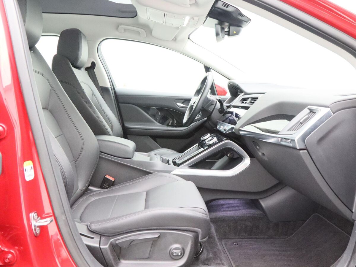 Jaguar I-PACE EV400 Business Edition S 90 kWh | Panoramadak | Leder | Navigatie | 20 Inch | Camera | 31.690 Km!!