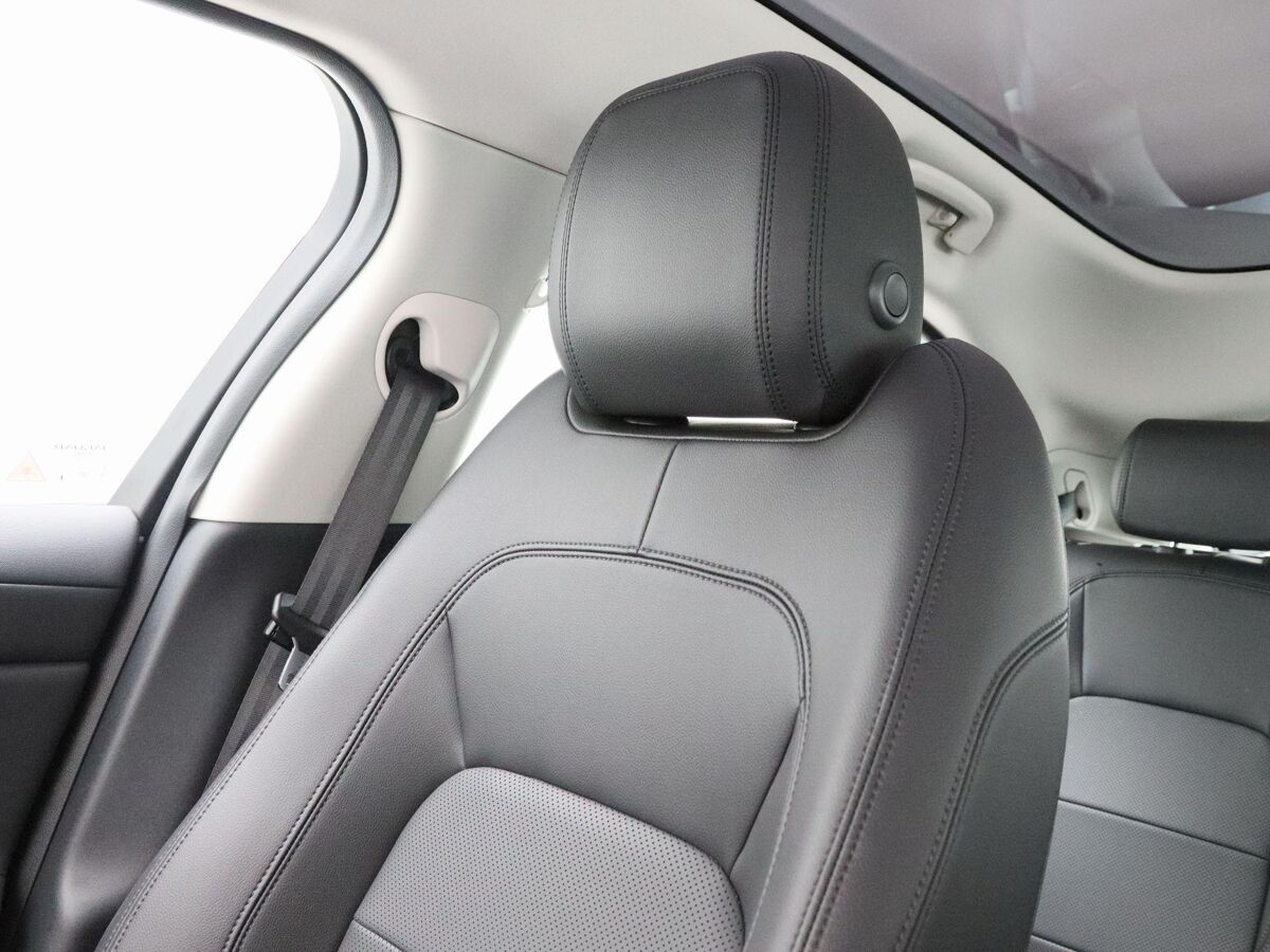 Jaguar I-PACE EV400 Business Edition S 90 kWh | Panoramadak | Leder | Navigatie | 20 Inch | Camera | 31.690 Km!!
