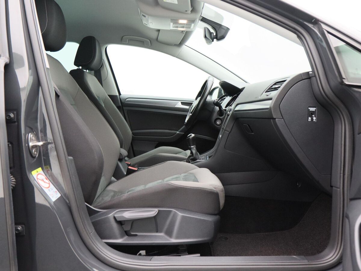 Volkswagen Golf 1.5 TSi 130 Pk Comfortline Business | Navigatie | DynAudio | Adaptive Cruise | Privacy Glass | Stoelverwarming | Ergo Active Stoelen | 86.481 Km!!