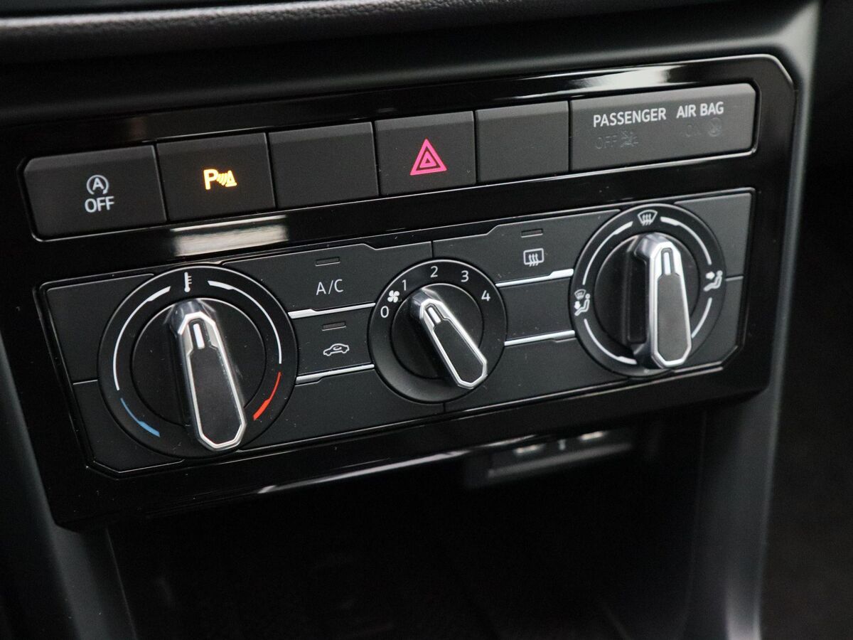 Volkswagen T-Cross 1.0 TSi Life | Airco | Adaptive Cruise Control | Parkeersensoren | Carplay | 16 Inch | 40.444 Km!!