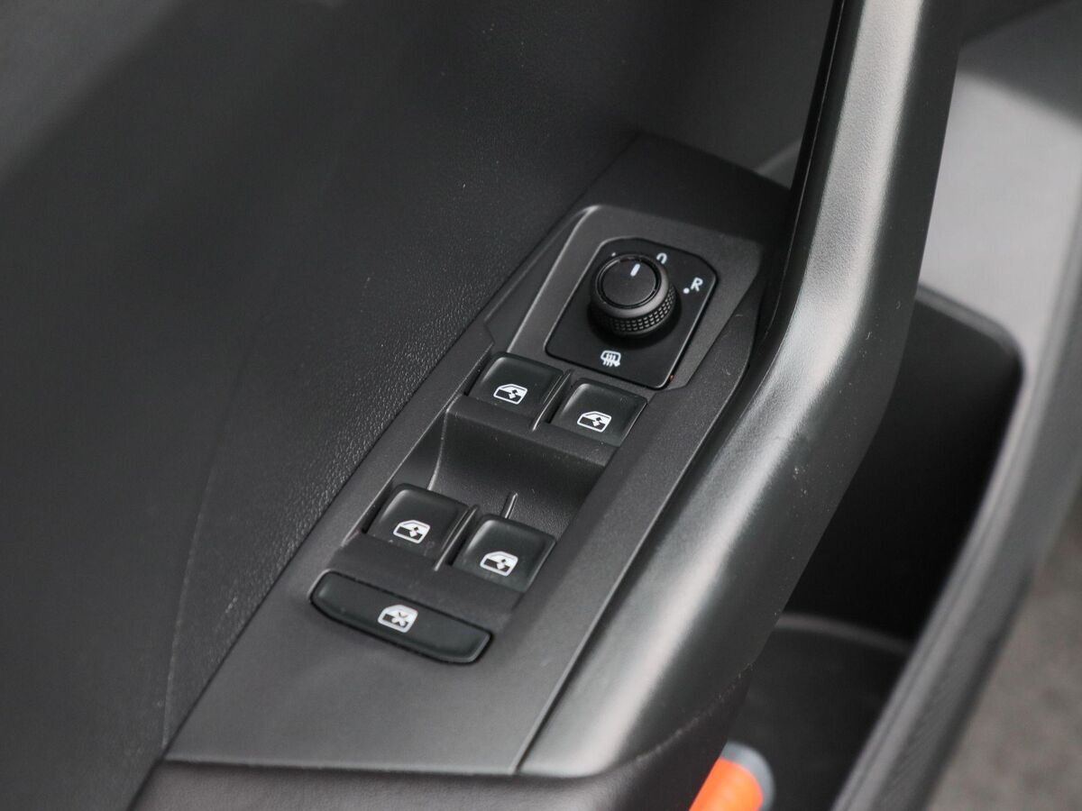 Volkswagen T-Cross 1.0 TSi Life | Airco | Adaptive Cruise Control | Parkeersensoren | Carplay | 16 Inch | 40.444 Km!!