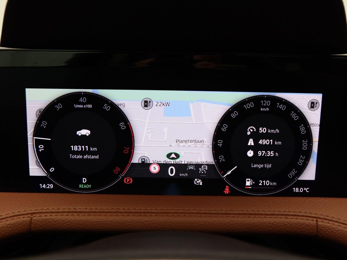 Škoda Superb Combi Combi First Edition 1.5 TSi 150 Pk Automaat | Full LED | Panoramadak | Leder | 19 Inch | 360 Camera | Stoelkoeling en Verwarming | Adaptive Cruise | 18.310 Km!!