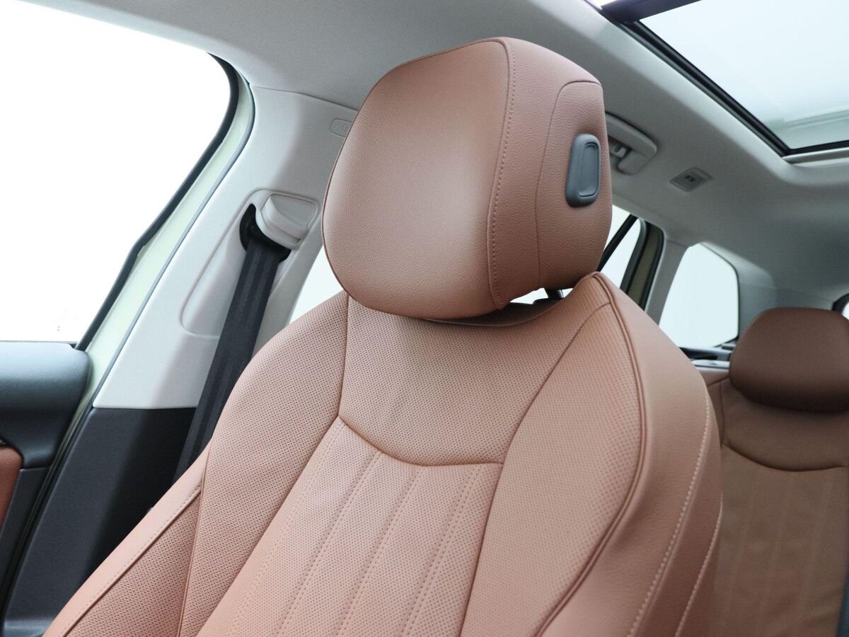 Škoda Superb Combi Combi First Edition 1.5 TSi 150 Pk Automaat | Full LED | Panoramadak | Leder | 19 Inch | 360 Camera | Stoelkoeling en Verwarming | Adaptive Cruise | 18.310 Km!!