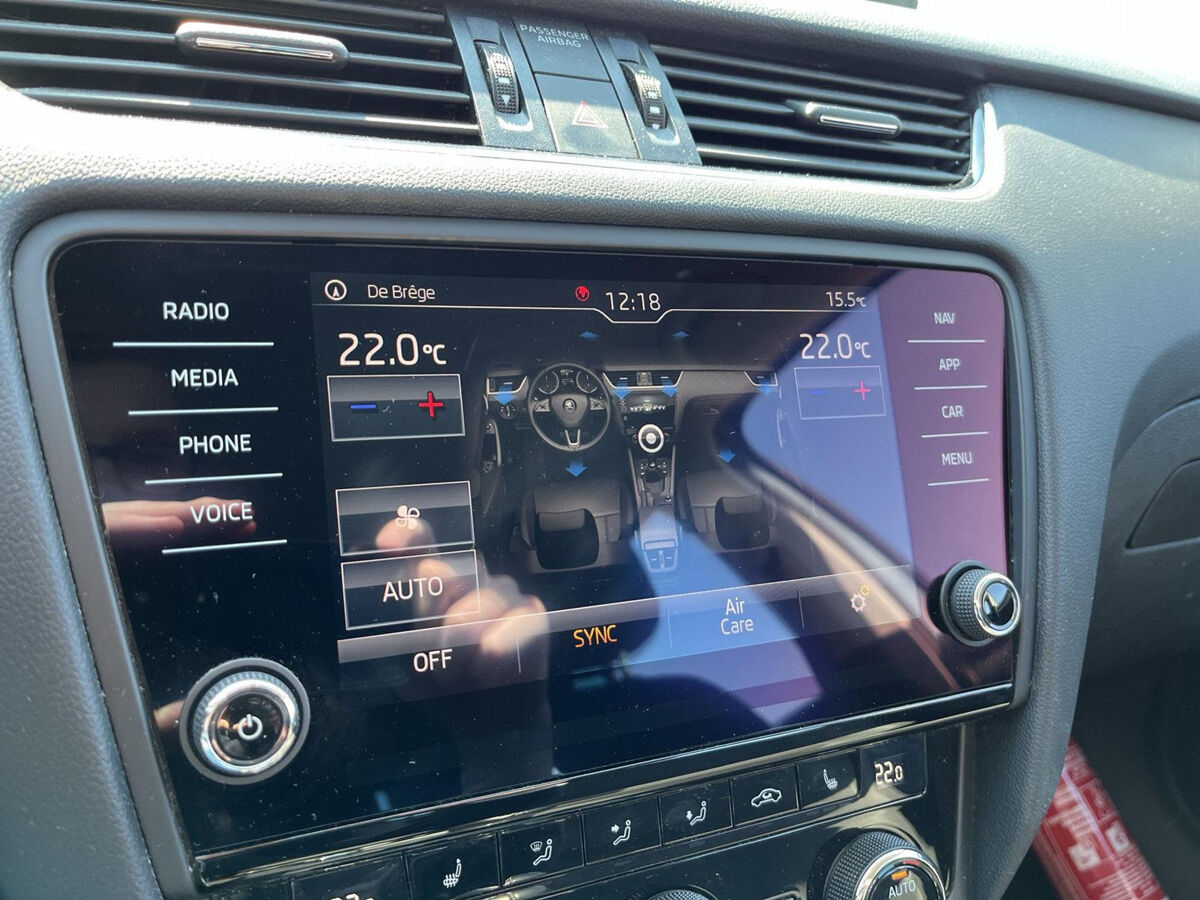 Škoda Octavia Combi 1.4 TSI 110kW GreenTec Ambition | 150Pk | Automaat | Navi | Clima | PDC | Trekhaak | DAB | Smartlink |