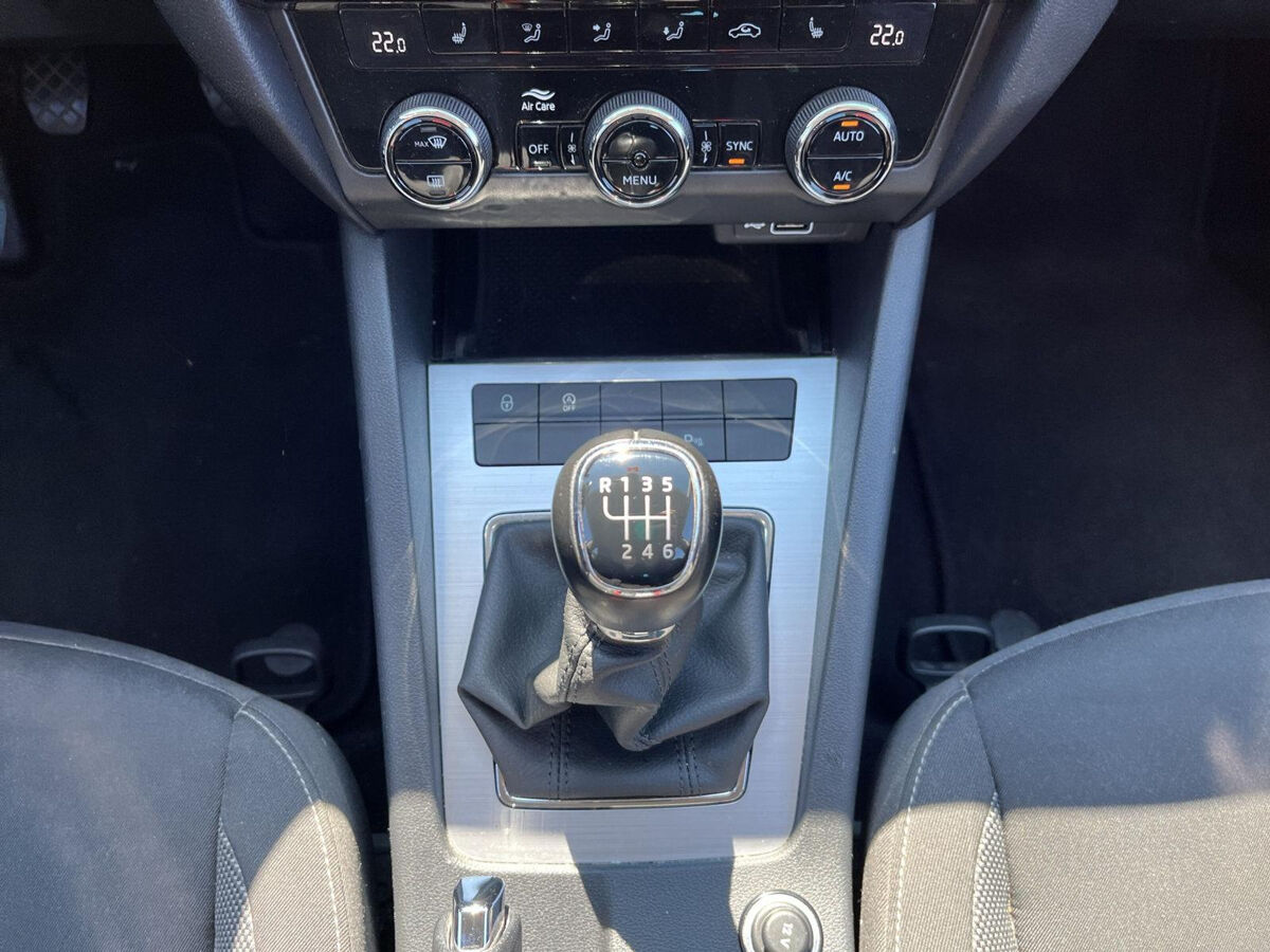Škoda Octavia Combi 1.4 TSI 110kW GreenTec Ambition | 150Pk | Automaat | Navi | Clima | PDC | Trekhaak | DAB | Smartlink |