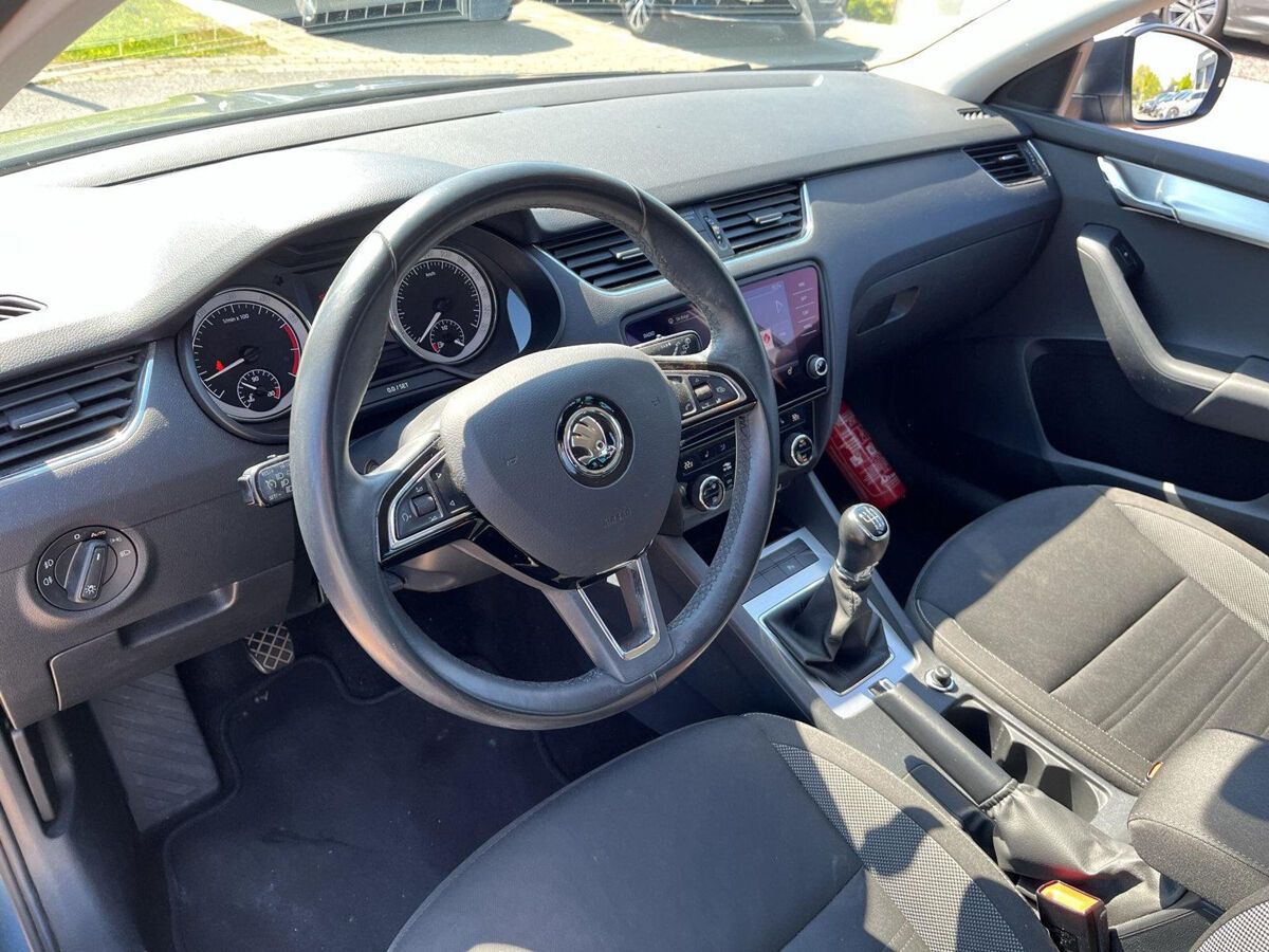 Škoda Octavia Combi 1.4 TSI 110kW GreenTec Ambition | 150Pk | Automaat | Navi | Clima | PDC | Trekhaak | DAB | Smartlink |