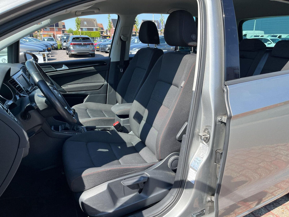Volkswagen Golf Sportsvan 1.2 TSI ALLSTAR | 110PK | Navi | Trekhaak | Clima | App Connect | Park Pilot | ACC |