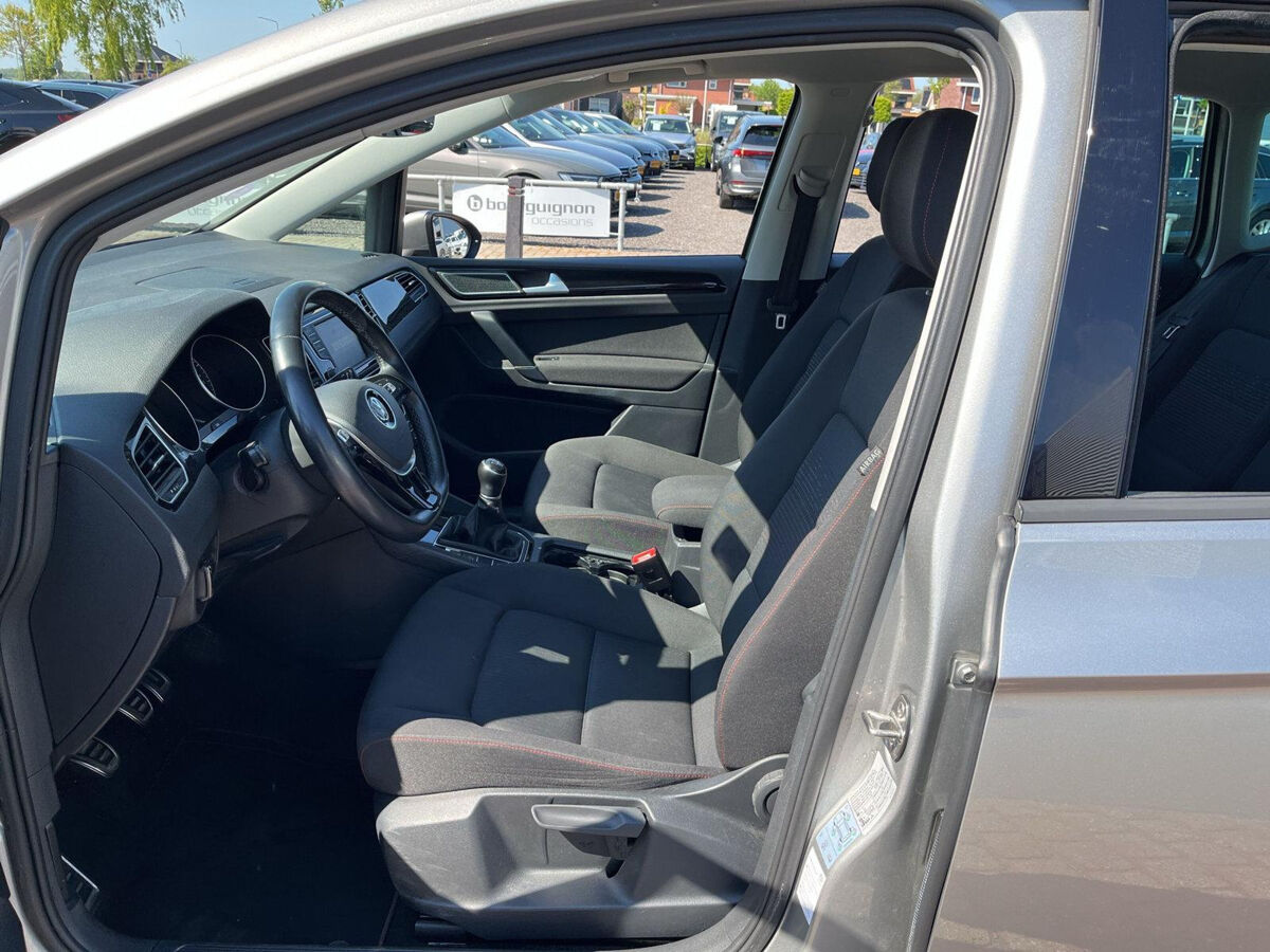 Volkswagen Golf Sportsvan 1.2 TSI ALLSTAR | 110PK | Navi | Trekhaak | Clima | App Connect | Park Pilot | ACC |