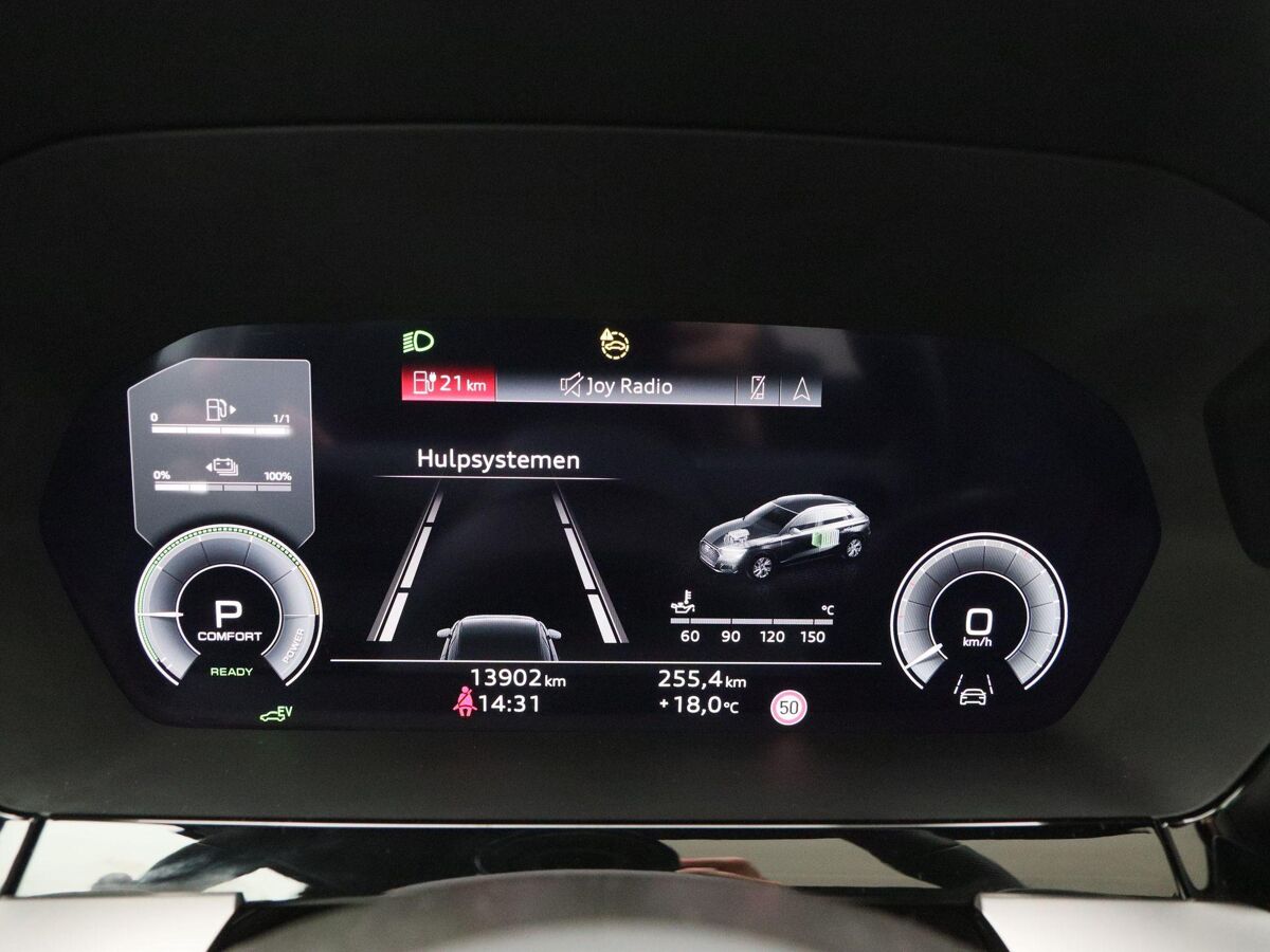 Audi A3 Sportback 45 TFSi e 245 Pk Automaat S-Line Competition | Panoramadak | B&O Audio | Camera | 18 Inch | Adaptive Cruise | Zwart Optiek | Privacy Glass | 13.900 Km!!