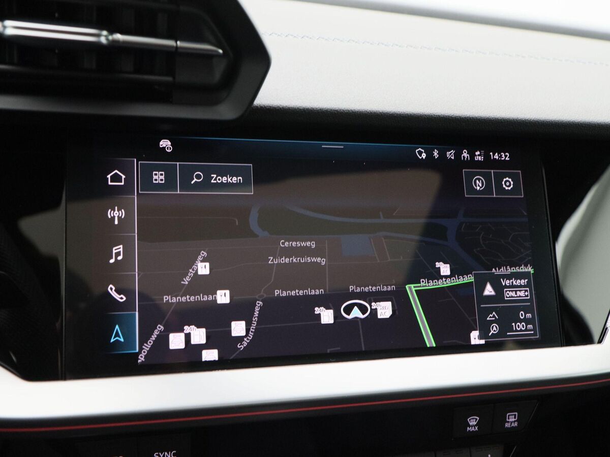 Audi A3 Sportback 45 TFSi e 245 Pk Automaat S-Line Competition | Panoramadak | B&O Audio | Camera | 18 Inch | Adaptive Cruise | Zwart Optiek | Privacy Glass | 13.900 Km!!