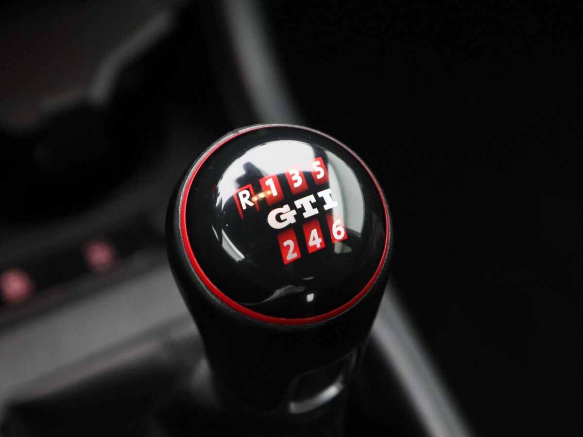 Volkswagen Up! 1.0 TSi 115 Pk GTi | Climate Controle | 17 Inch | Camera | Stoelverwarming | Privacy Glass | Parkeersensoren | 95.092 Km!!