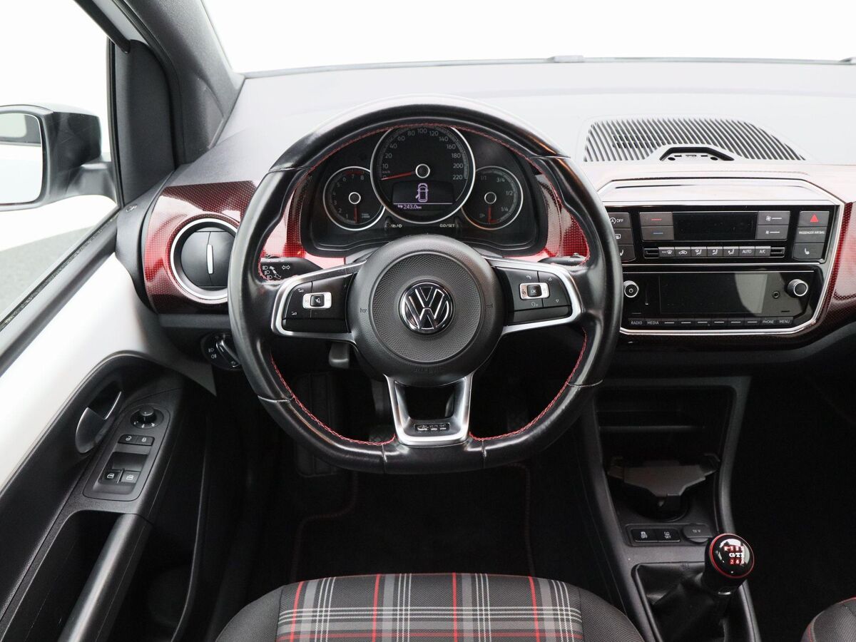 Volkswagen Up! 1.0 TSi 115 Pk GTi | Climate Controle | 17 Inch | Camera | Stoelverwarming | Privacy Glass | Parkeersensoren | 95.092 Km!!