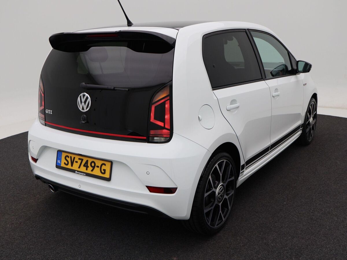 Volkswagen Up! 1.0 TSi 115 Pk GTi | Climate Controle | 17 Inch | Camera | Stoelverwarming | Privacy Glass | Parkeersensoren | 95.092 Km!!