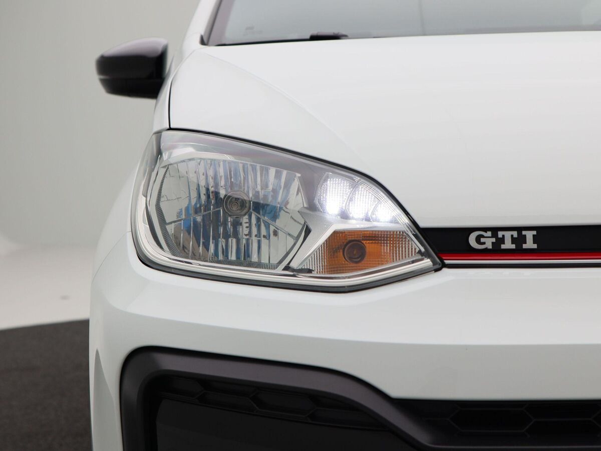 Volkswagen Up! 1.0 TSi 115 Pk GTi | Climate Controle | 17 Inch | Camera | Stoelverwarming | Privacy Glass | Parkeersensoren | 95.092 Km!!