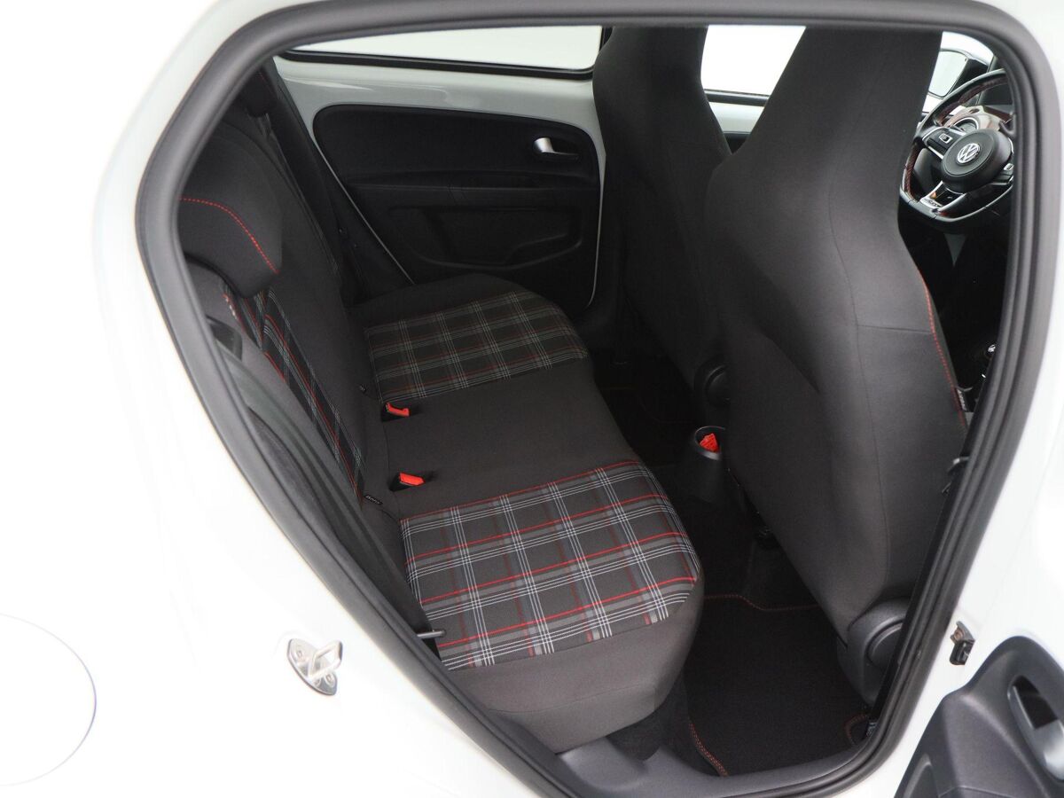 Volkswagen Up! 1.0 TSi 115 Pk GTi | Climate Controle | 17 Inch | Camera | Stoelverwarming | Privacy Glass | Parkeersensoren | 95.092 Km!!