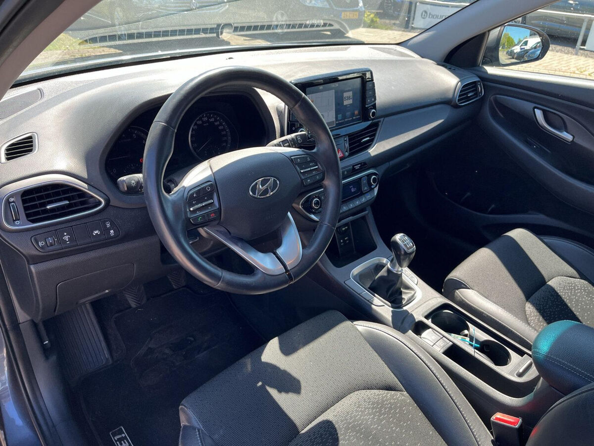 Hyundai i30 Wagon 1.0 T-GDI Premium | 120Pk | Trekhaak | Navi | A-Camera | Clima |