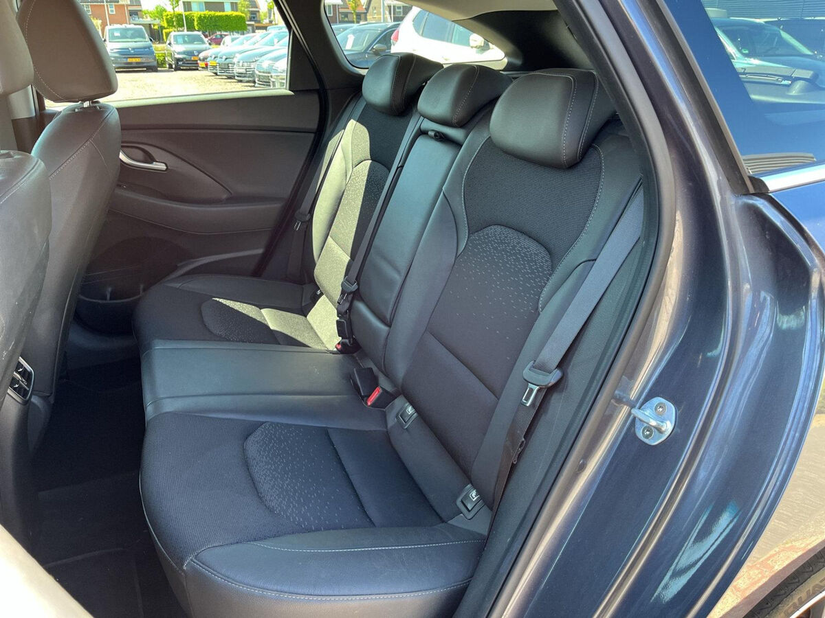 Hyundai i30 Wagon 1.0 T-GDI Premium | 120Pk | Trekhaak | Navi | A-Camera | Clima |