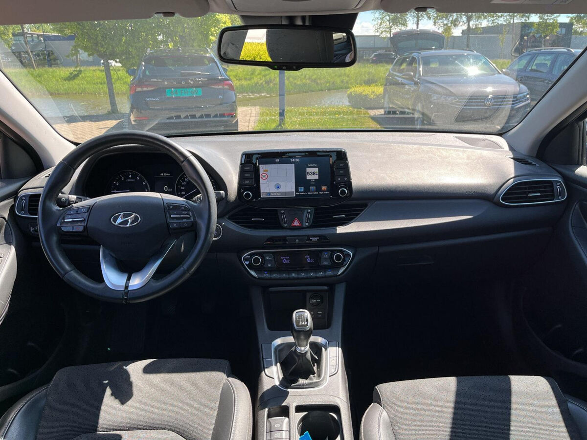 Hyundai i30 Wagon 1.0 T-GDI Premium | 120Pk | Trekhaak | Navi | A-Camera | Clima |
