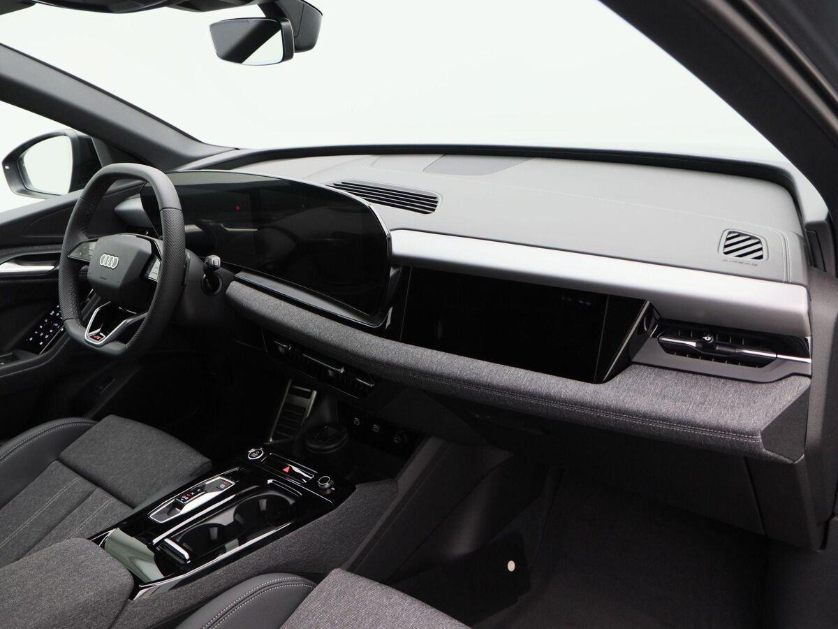 Audi Q6 e-tron S edition performance 100 kWh RUIM € 11000,- VOORDEEL!!! | Luchtvering | Comfortpakket pro | Rode Remzadels | Matrix Led |