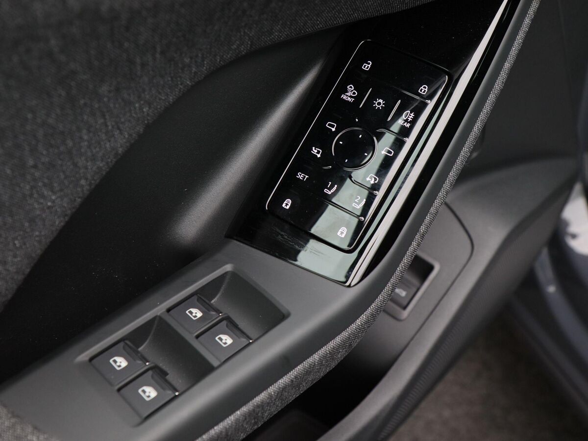 Audi Q6 e-tron S edition performance 100 kWh RUIM € 11000,- VOORDEEL!!! | Luchtvering | Comfortpakket pro | Rode Remzadels | Matrix Led |