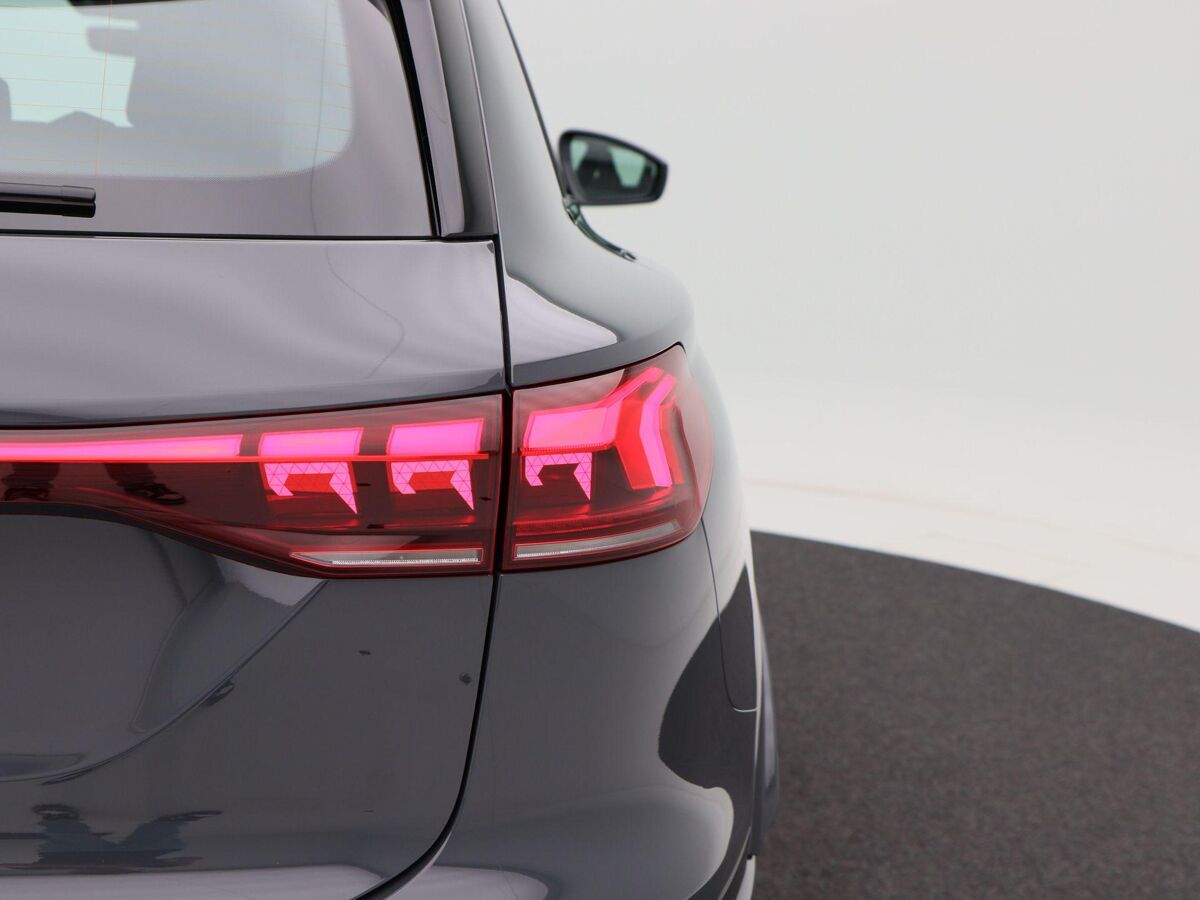 Audi Q6 e-tron S edition performance 100 kWh RUIM € 11000,- VOORDEEL!!! | Luchtvering | Comfortpakket pro | Rode Remzadels | Matrix Led |