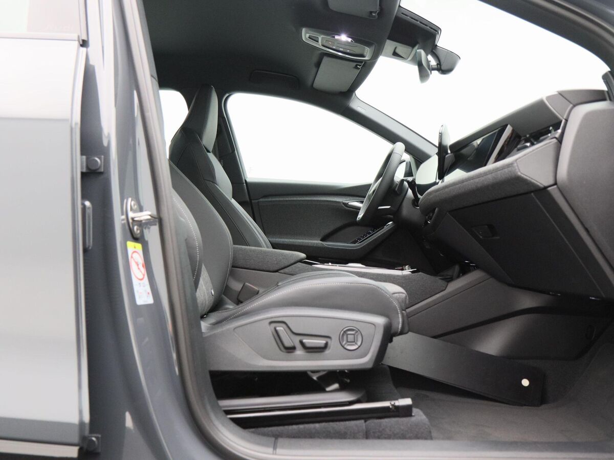 Audi Q6 e-tron S edition performance 100 kWh RUIM € 11000,- VOORDEEL!!! | Luchtvering | Comfortpakket pro | Rode Remzadels | Matrix Led |