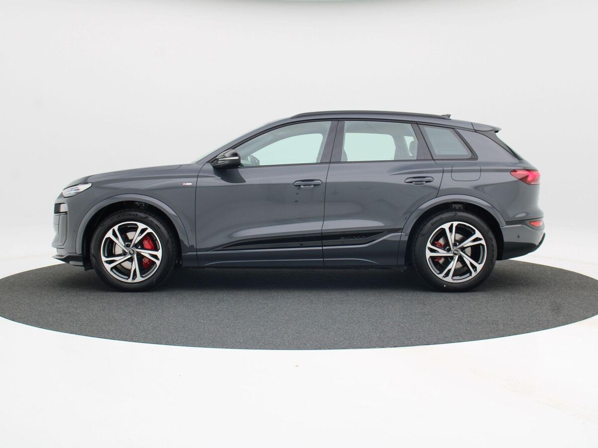 Audi Q6 e-tron S edition performance 100 kWh RUIM € 11000,- VOORDEEL!!! | Luchtvering | Comfortpakket pro | Rode Remzadels | Matrix Led |